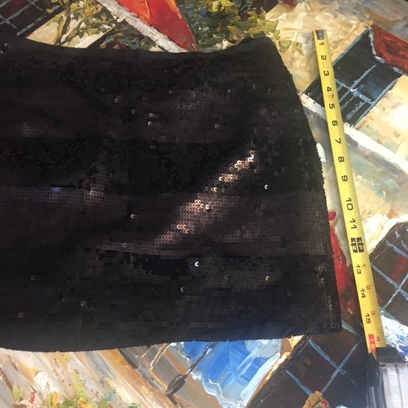 Club Monaco Sequin Mini Skirt. 100% Silk. Size 8 - Picture 8 of 13